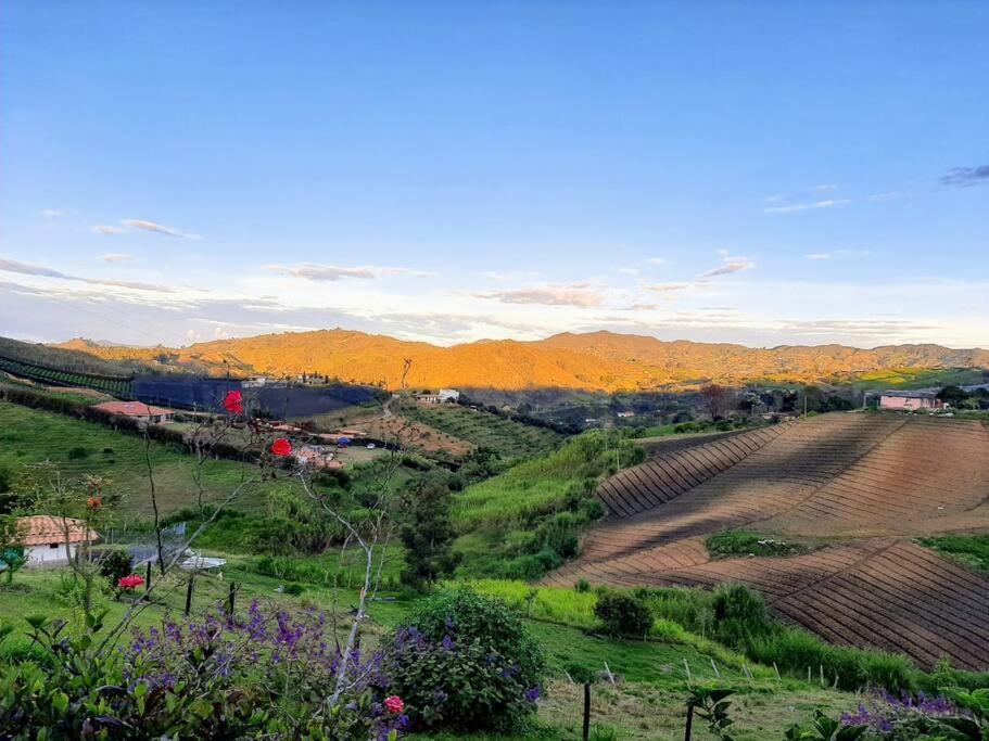 Vila Casa De Campo Via El Penol Guatape Marinilla Exteriér fotografie